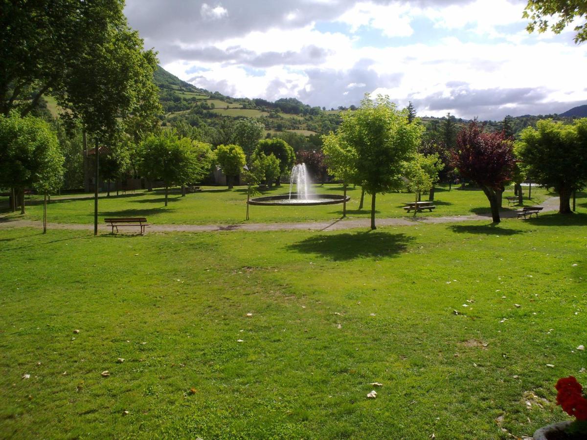 Gite Des Deux Rivieres Nant Exteriör bild
